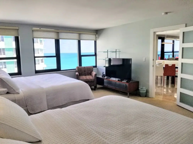 Alexander 1704 2 Bedroom Apts by Redawning