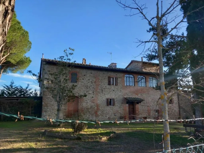 4 Bedrooms Cottage