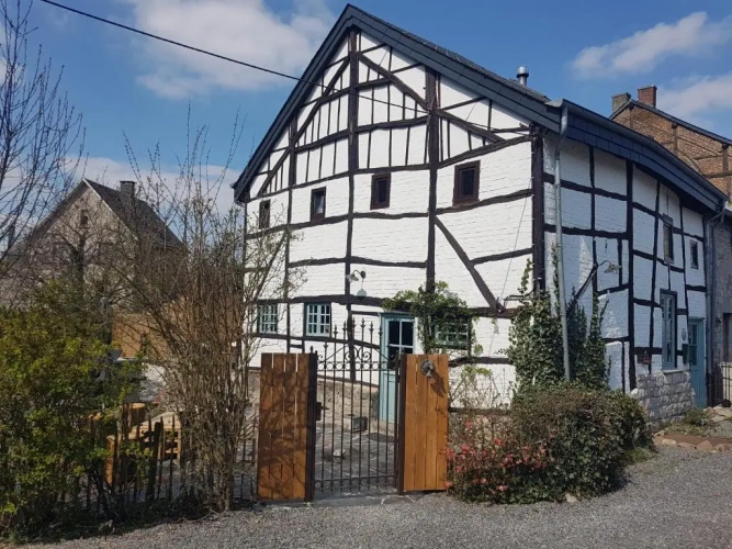 4 Bedrooms Double Cottage