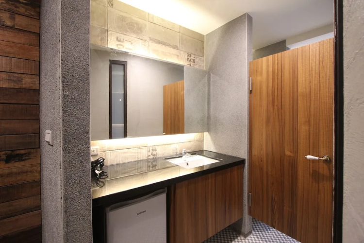 mz1090 Bed and Breakfast
