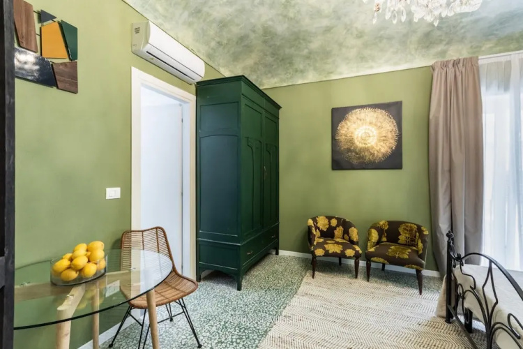Bowie's Rooms