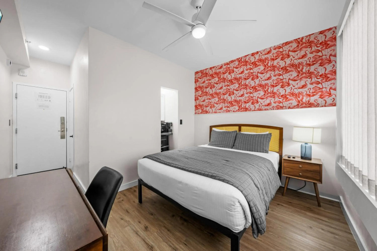 Greenview Hotel by Lowkl