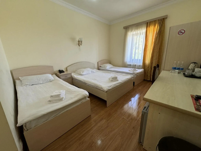 Aragats Hotel