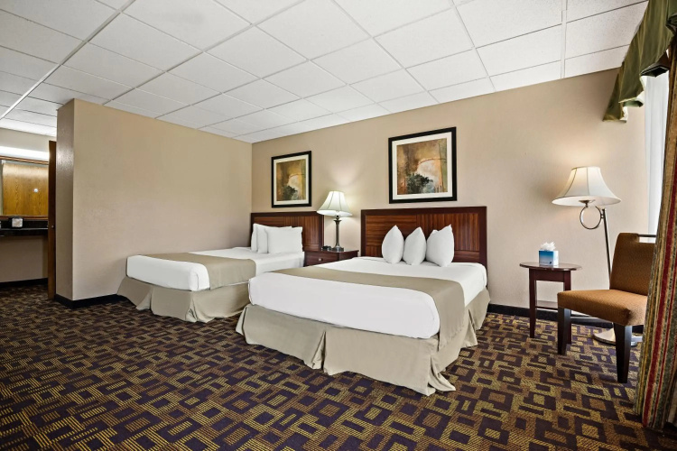 Rodeway Inn McPherson East