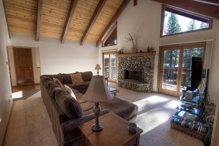 Burnt Cedar Lodge