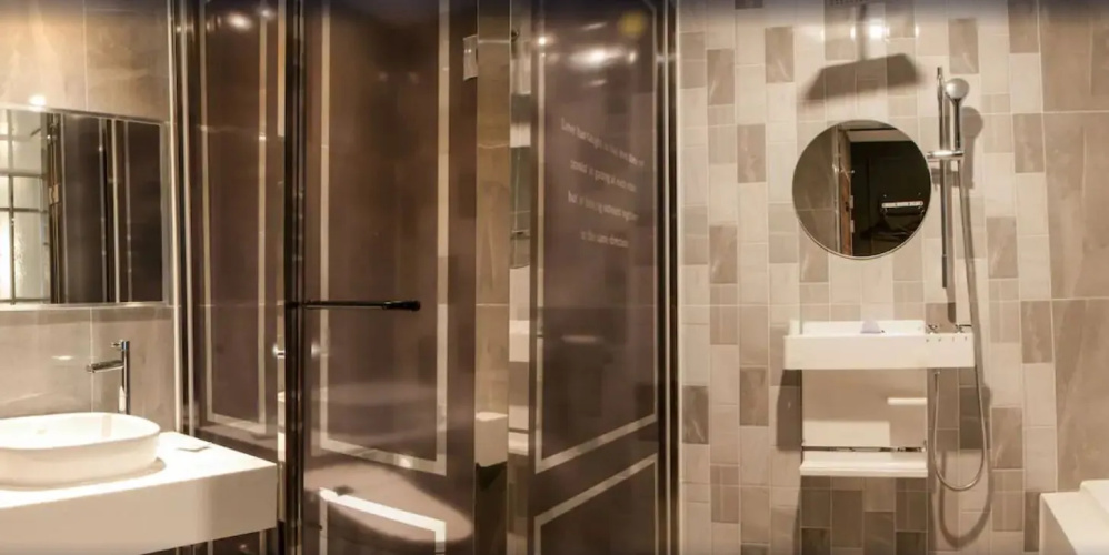Legend Hotel