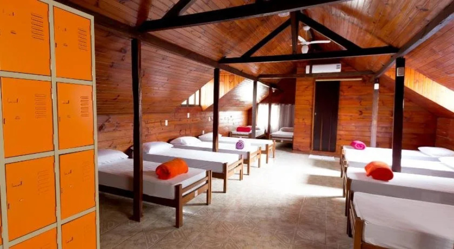 Cabanas Hostel & Suites