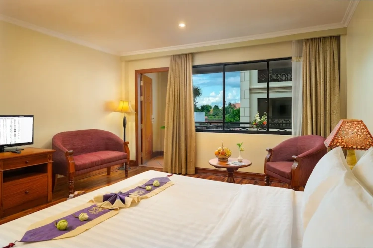 Deluxe Double room with balcony and with pool view