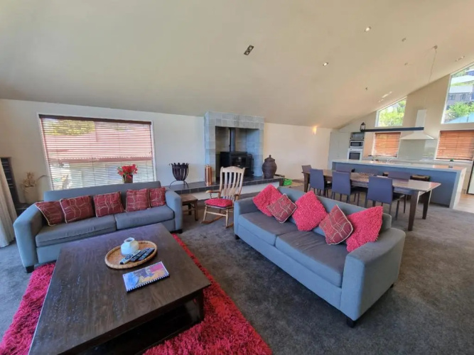 90 Conical Hill Road