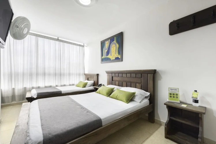 Standard Twin room with city view