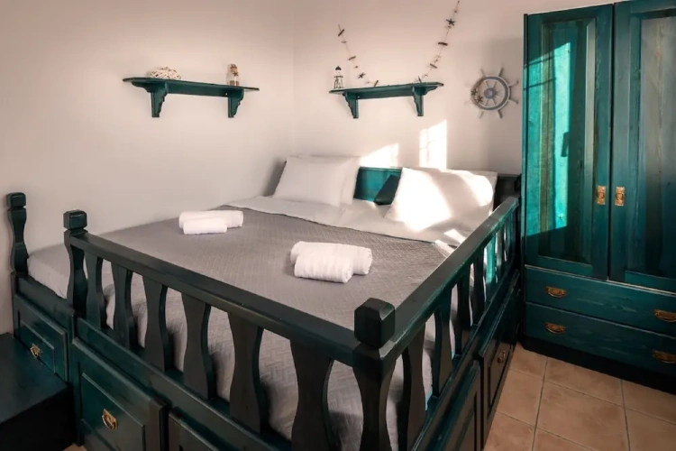 3 Bedrooms Cottage