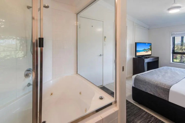 Oasis Apartments