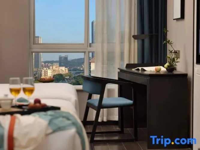 Standard Twin room with view