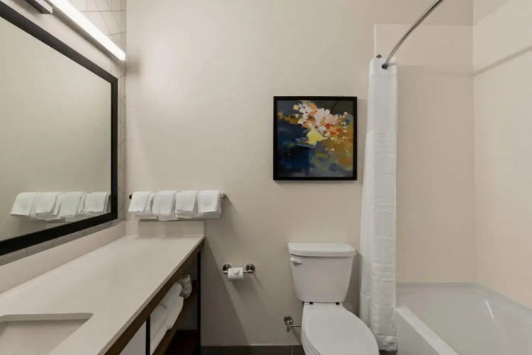 Everhome Suites Ontario