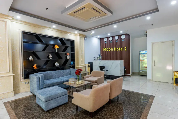 Moon Hotel Do Quang
