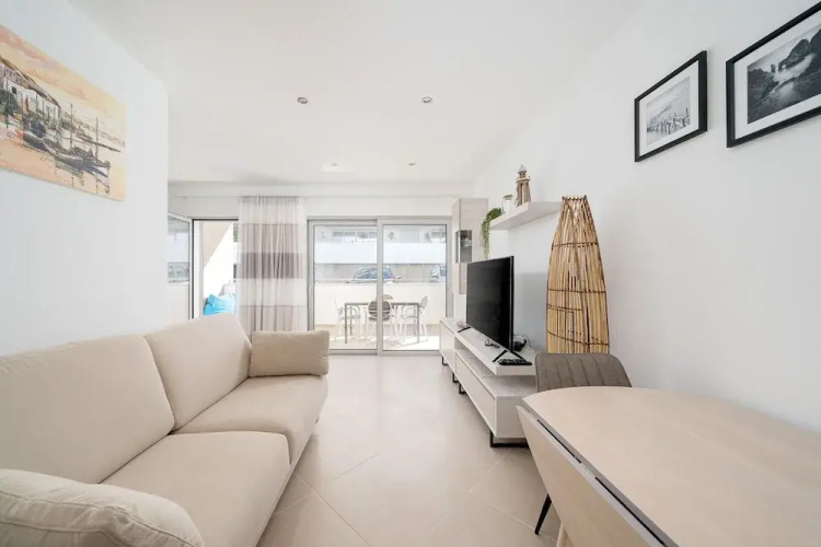 Lagos Modern 2 With Pool by Homing
