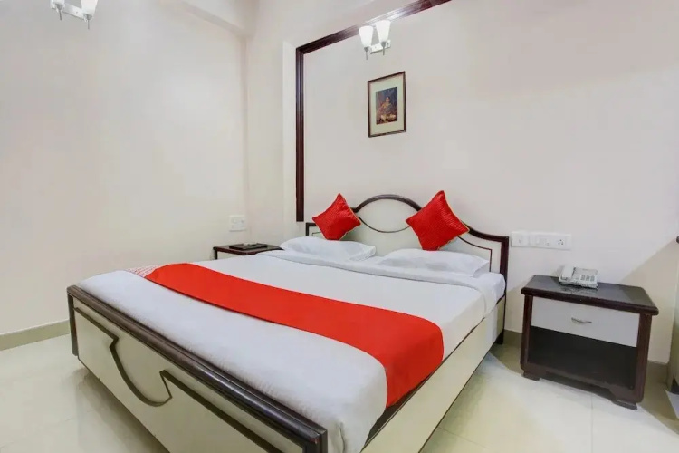 Pai Vaibhav Hotel