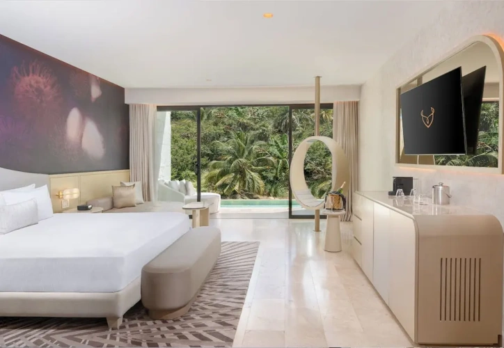 Suite with view