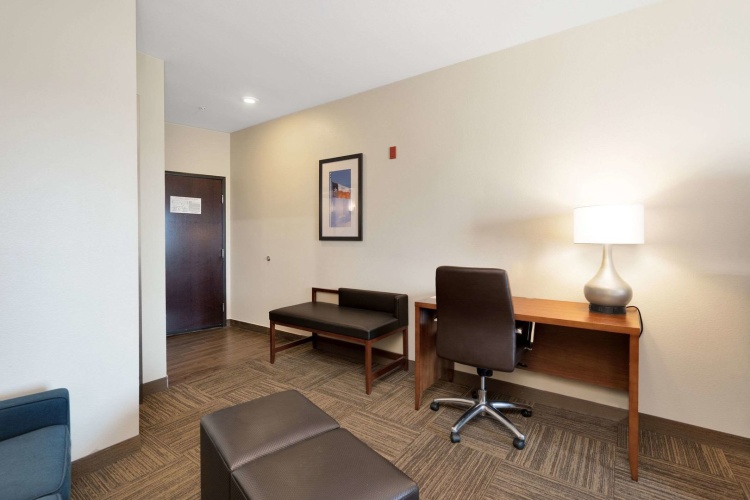 Comfort Suites University Abilene photo 18