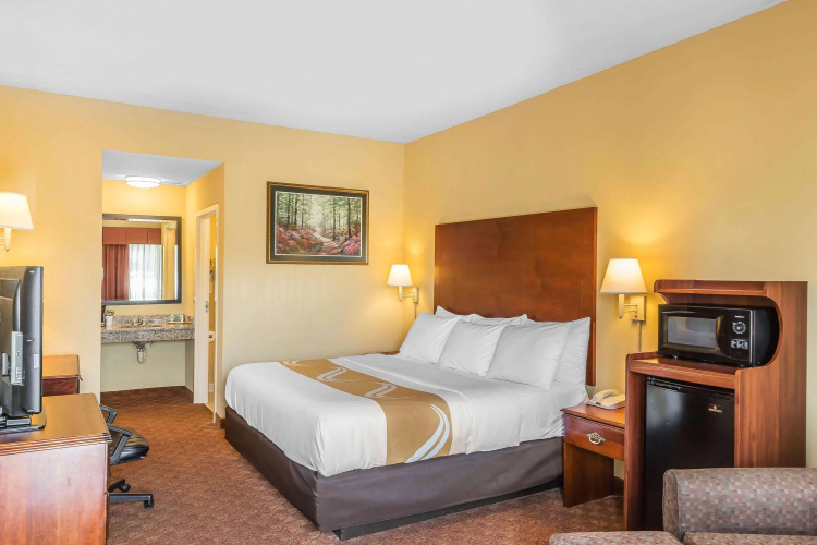 Quality Inn Calera I-65 exit 231