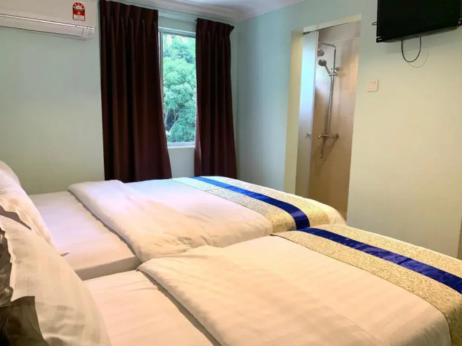 Summer Hotel