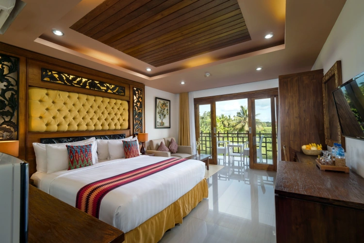 Standard Triple room