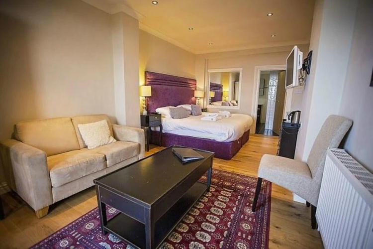Bayswell Park Hotel