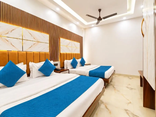 Standard Quadruple Family room