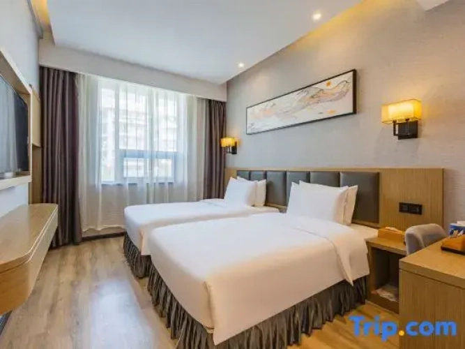 Standard Double room with street view