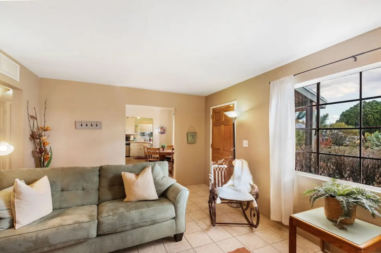Cactus Garden Cottage 2BR by Casago