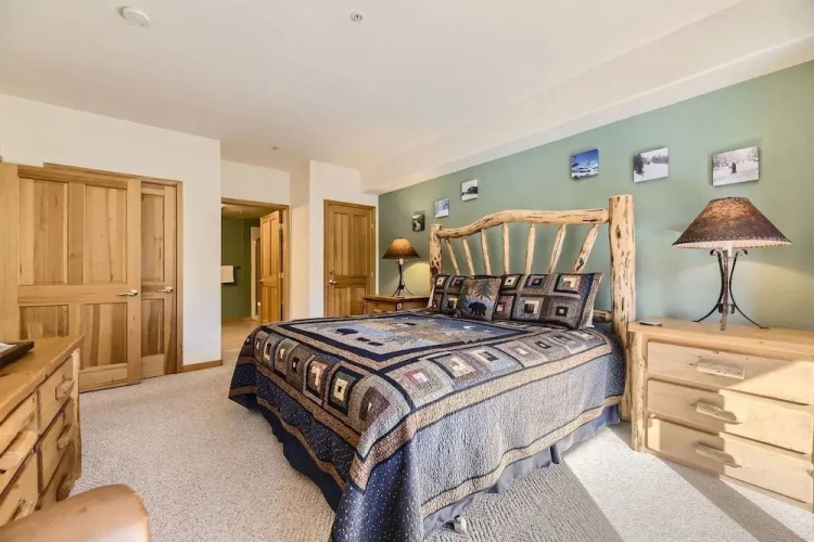 5023 Gateway 2 Bedroom Condo