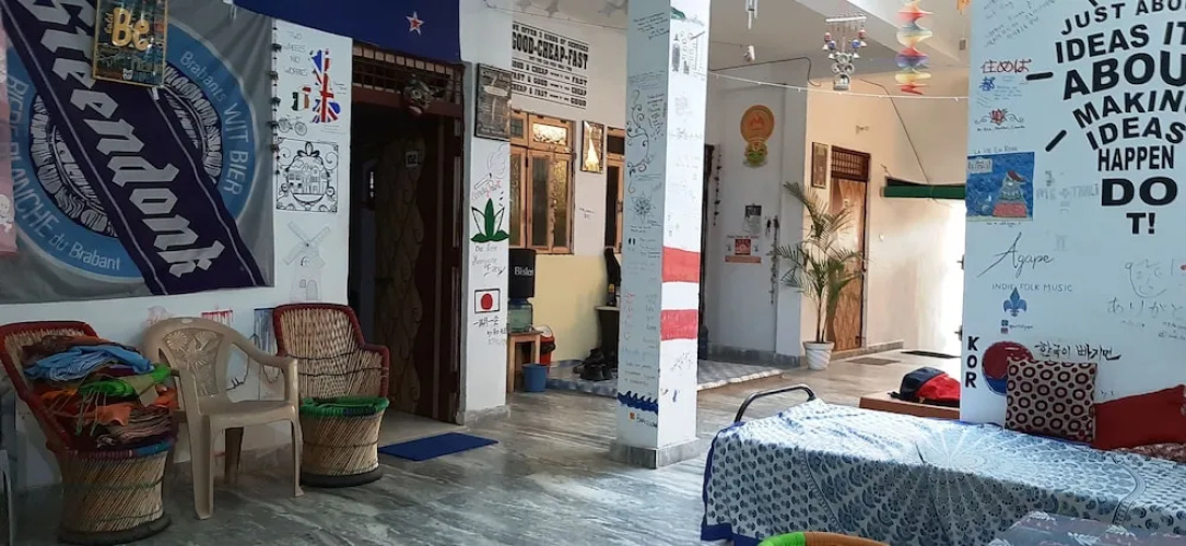 Zigzag Hostel Agra