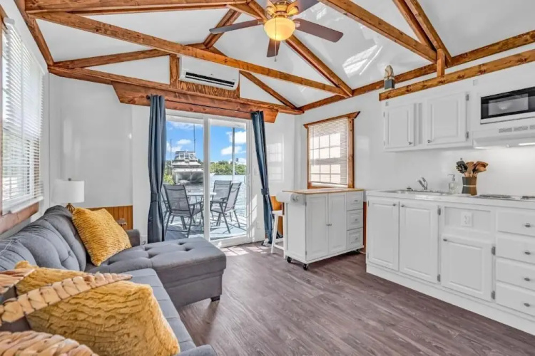Aqua Lodges at Key Colony