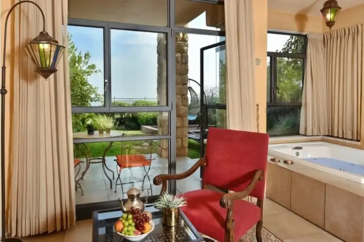 Kami Suites Hotel