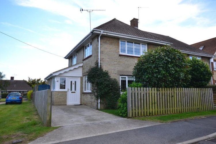 3 Bedrooms Cottage
