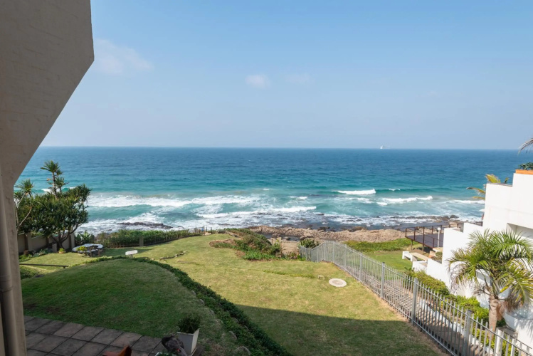 Sea front designer apartment