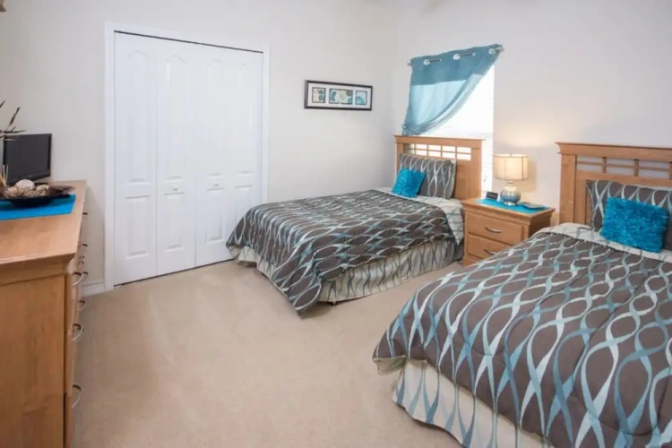4 Bedrooms Cottage