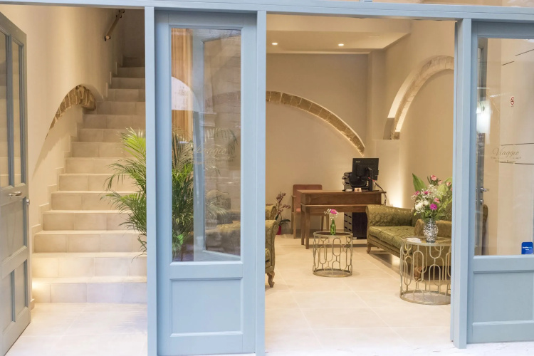 Viaggio Elegant Rooms