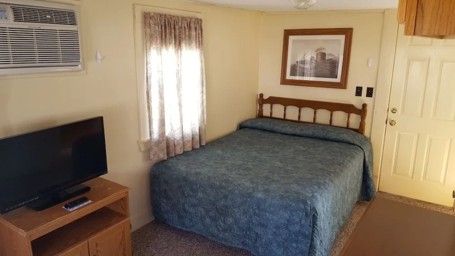 Economy room