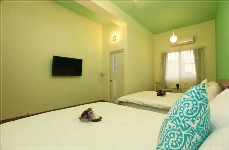 6636 B&B