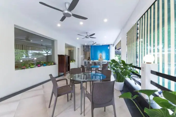 OYO Life 92991 Kost Amantu 2