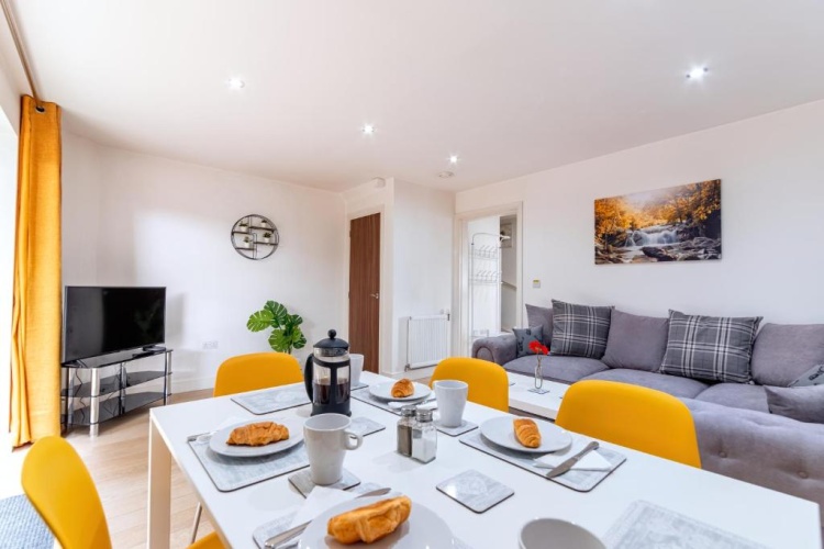 2 Bedrooms Apartment