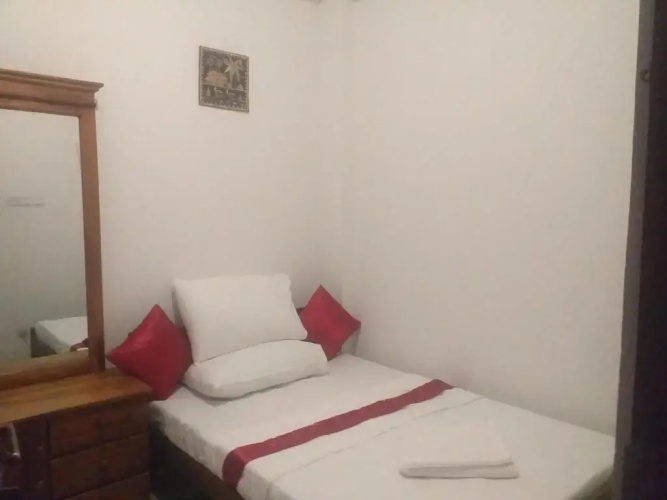 OYO 557 De Mansion