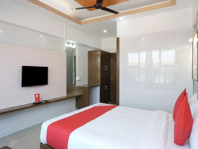 OYO 24161 Hotel Centre Point