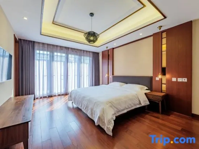 2 Bedrooms Villa