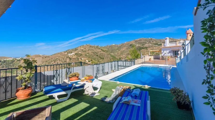 Villa José Andrés Torrox by Ruralidays
