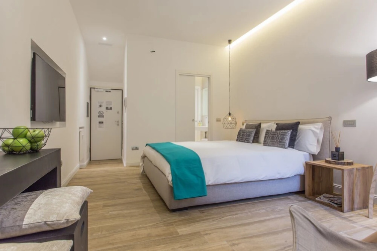 Erïk Langer Cesare Battisti Suites
