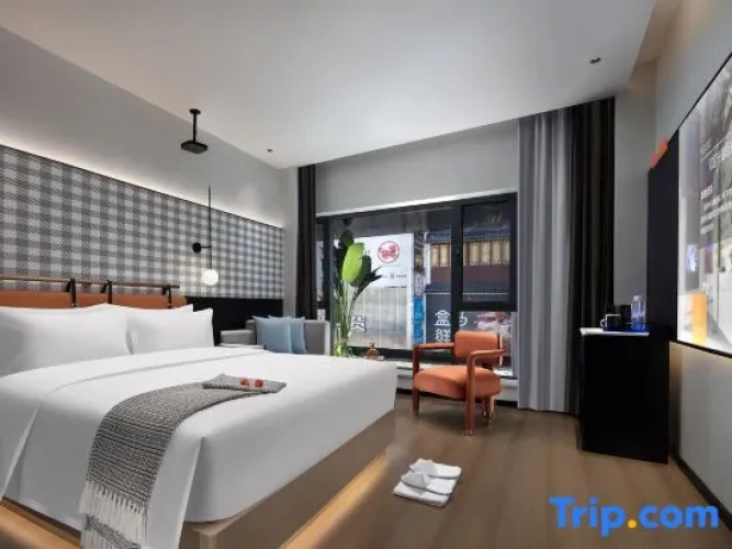 Standard Double room with city view