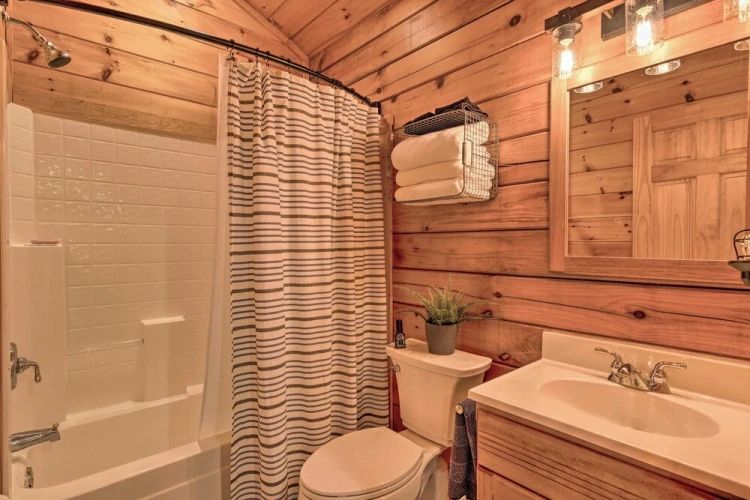 2 Bedrooms Cottage
