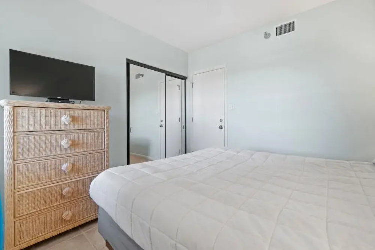 Romar Place 903